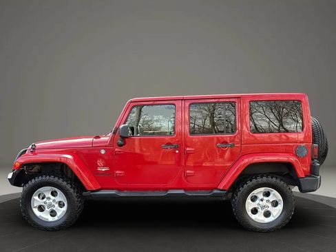 Used 2014 Jeep Wrangler Unlimited Sahara w/ Max Tow Package AWD/4WD image 8
