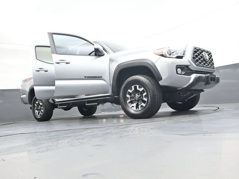 Used 2023 Toyota Tacoma TRD Off-Road w/ Black Out Package (TMS) AWD/4WD image 43