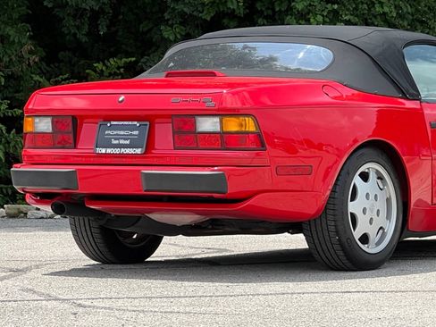 Used 1990 Porsche 944 Cabriolet RWD image 9