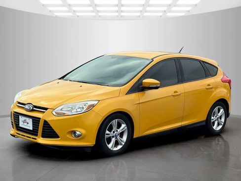 Used 2012 Ford Focus SE w/ SE Sport Pkg image 7
