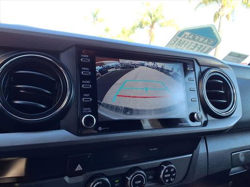 Used 2020 Toyota Tacoma TRD Sport image 13