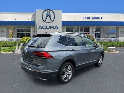 Used 2019 Volkswagen Tiguan SEL Premium w/ 3rd Row Seat Package AWD/4WD image 7