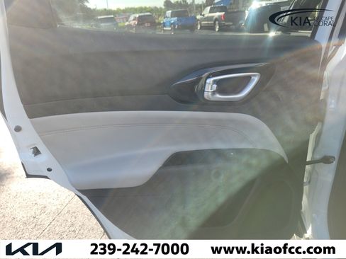Used 2024 Jeep Compass Limited AWD/4WD image 13