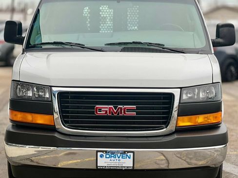 Used 2024 GMC Savana 2500 w/ Driver Convenience Package RWD image 6