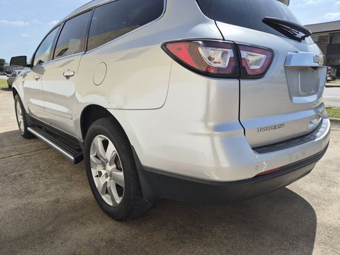 Used 2017 Chevrolet Traverse Premier FWD image 4