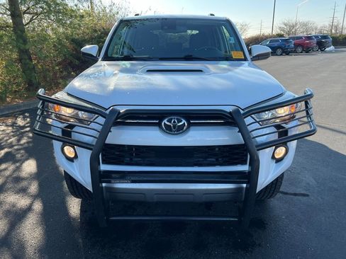 Used 2020 Toyota 4Runner SR5 image 9