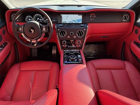Used 2024 Rolls-Royce Cullinan image 13