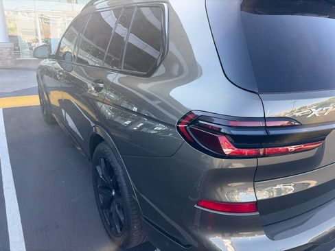 Used 2024 BMW X7 xDrive40i w/ M Sport Package AWD/4WD image 3
