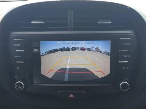 Used 2022 Kia Soul LX w/ Technology Package FWD image 11