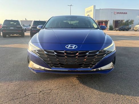 Used 2023 Hyundai Elantra Limited FWD image 2