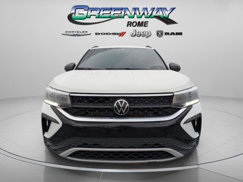 Used 2024 Volkswagen Taos S image 9