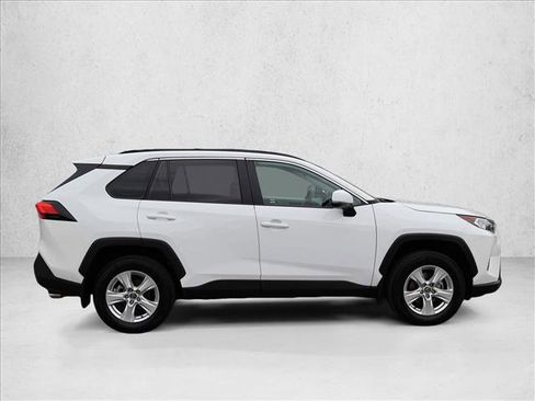 Used 2020 Toyota RAV4 XLE w/ XLE Grade Weather Package AWD/4WD image 4