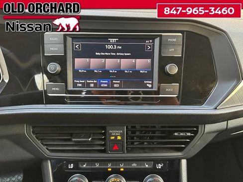 Used 2024 Volkswagen Jetta SE FWD image 14