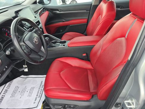 Used 2022 Toyota Camry XSE FWD image 3