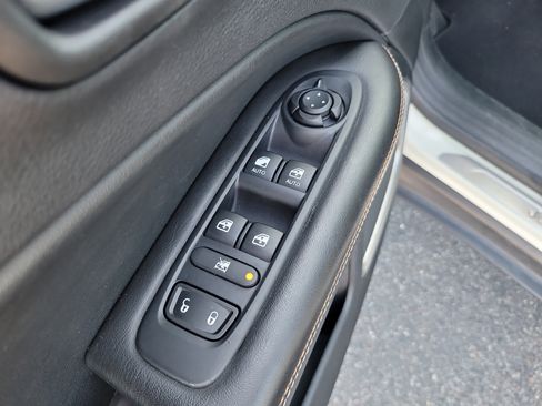 Used 2020 Jeep Compass Latitude FWD image 15
