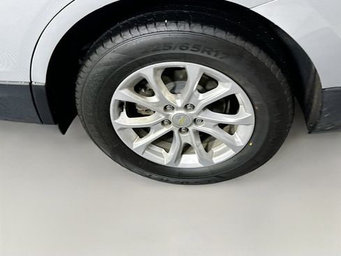 Used 2018 Chevrolet Equinox LT image 11