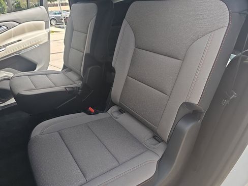 New 2026 Chevrolet Traverse LT FWD image 15