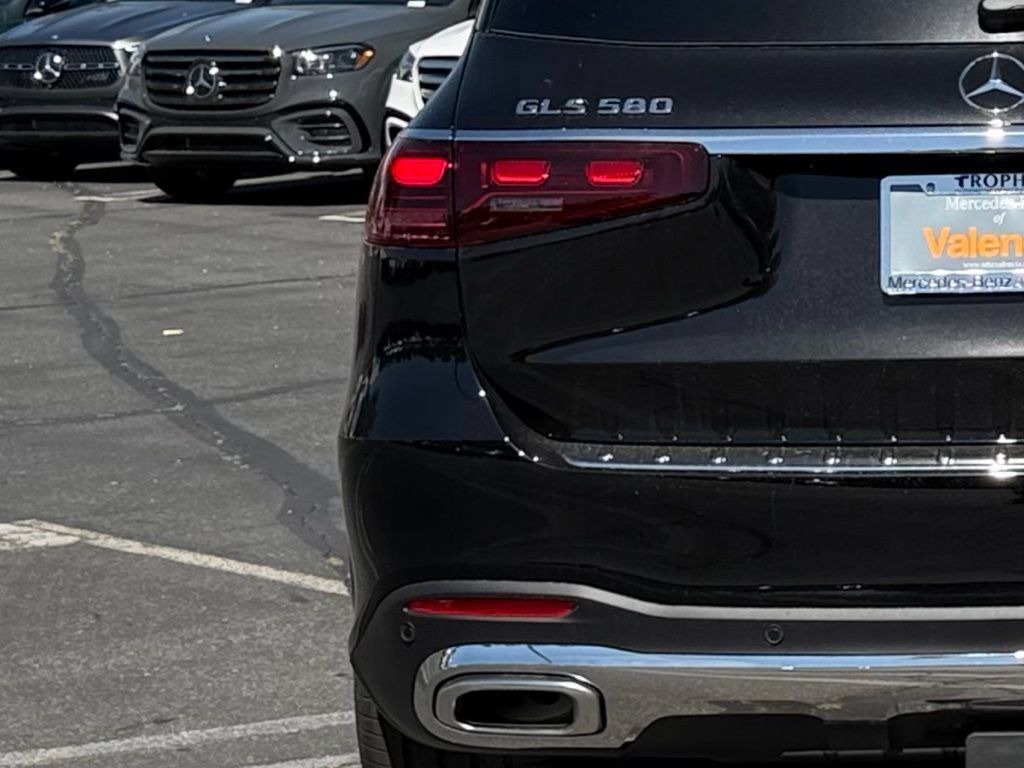 New 2026 Mercedes-Benz GLS 580 4MATIC image 11