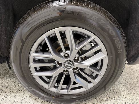 Used 2024 Nissan Rogue S AWD/4WD image 7