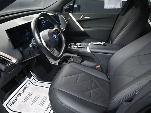 Used 2024 BMW iX xDrive50 w/ Premium Package AWD/4WD image 28