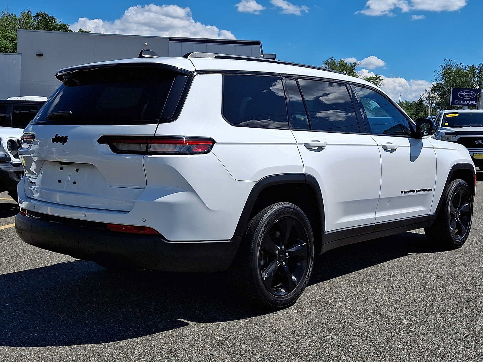 Used 2023 Jeep Grand Cherokee L Laredo AWD/4WD image 6