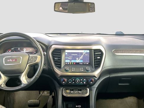 Used 2022 GMC Acadia Denali w/ Denali Technology Package FWD image 23