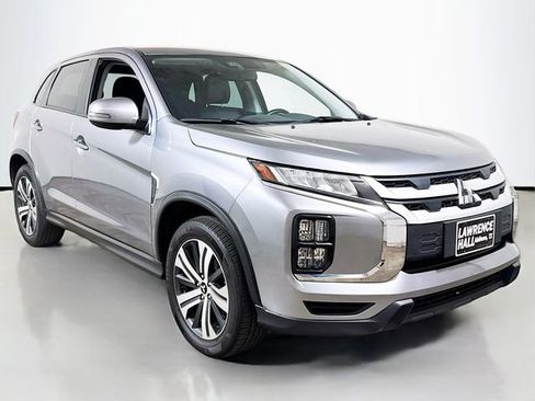 Used 2024 Mitsubishi Outlander Sport ES image 3