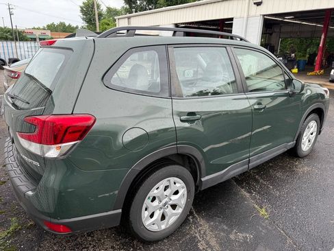 Used 2023 Subaru Forester AWD/4WD image 2