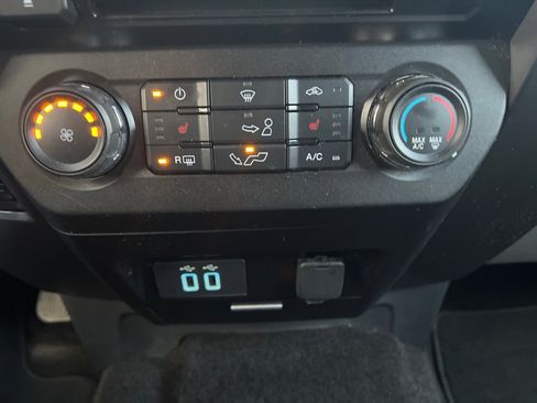 Used 2018 Ford F150 XLT w/ Equipment Group 302A Luxury image 29