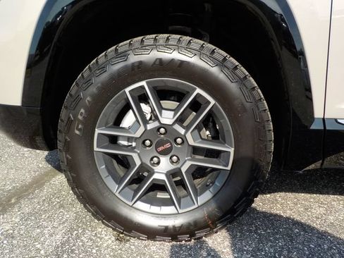 New 2027 GMC Terrain AT4 w/ Convenience Package III AWD/4WD image 9