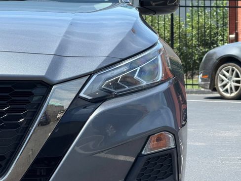 Used 2020 Nissan Altima 2.5 SR FWD image 11