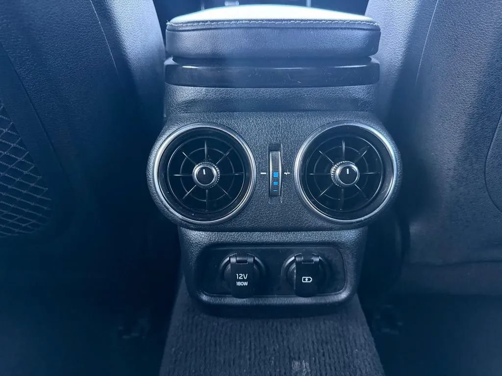 Used 2022 Kia Stinger GT-Line RWD image 28