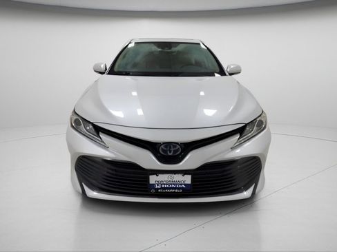 Used 2019 Toyota Camry SE image 9