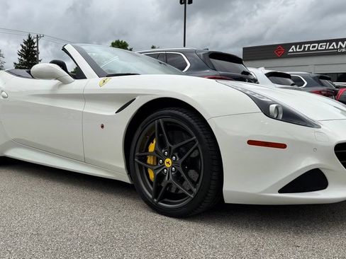 Used 2015 Ferrari California T RWD image 10