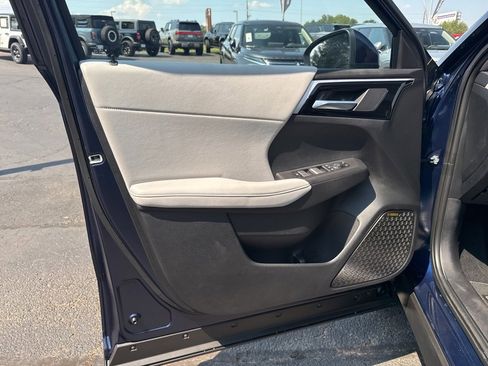 New 2025 Mitsubishi Outlander SE image 12