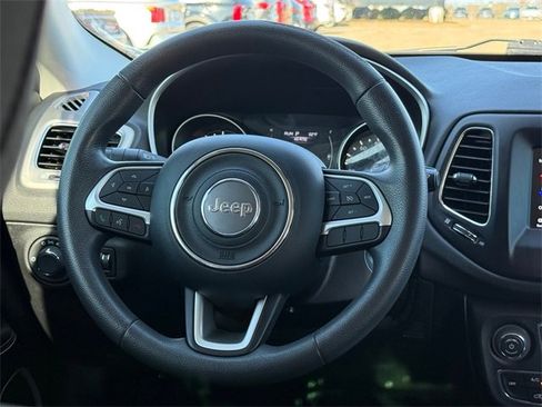 Used 2021 Jeep Compass Sport image 27