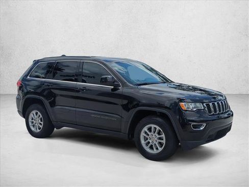Used 2019 Jeep Grand Cherokee Laredo RWD image 3