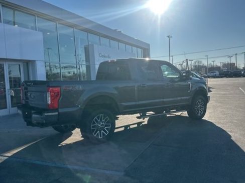 Used 2017 Ford F350 Lariat image 8