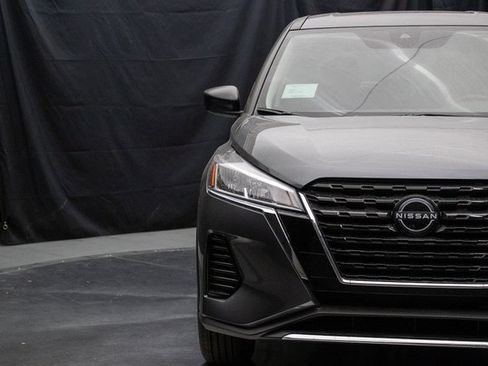 New 2025 Nissan Kicks Play S image 5