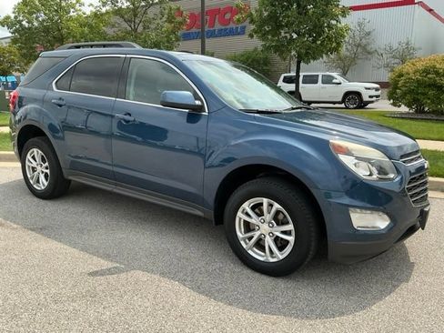 Used 2017 Chevrolet Equinox LT w/ Convenience Package AWD/4WD image 2