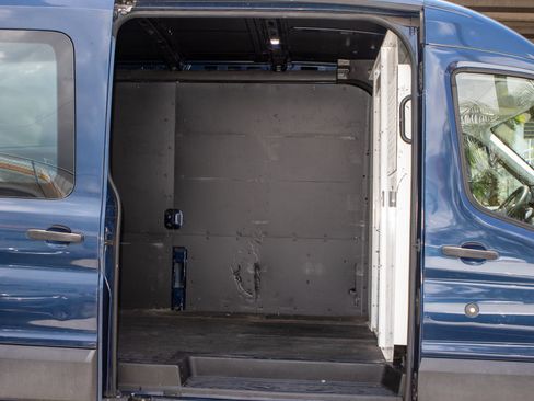 Used 2019 Ford Transit 250 148 Medium Roof image 12