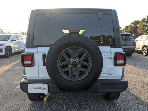 Used 2024 Jeep Wrangler Unlimited Sport AWD/4WD image 5