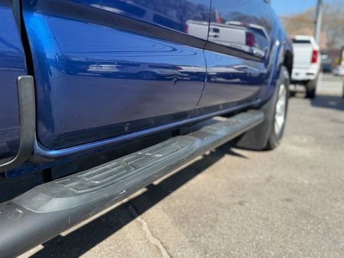 Used 2015 Toyota Tacoma 4x4 Access Cab V6 w/ TRD Sport Package image 22