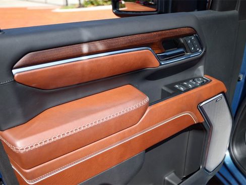 Used 2024 GMC Sierra 2500 Denali Ultimate image 40