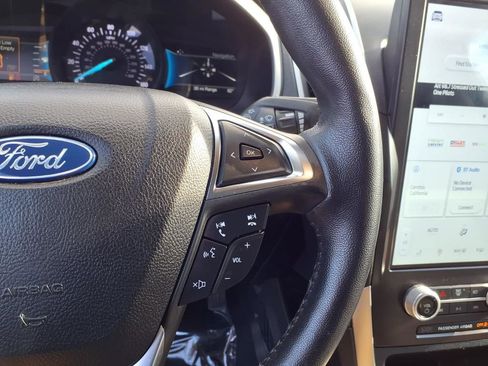 Used 2021 Ford Edge SEL w/ Convenience Package FWD image 16