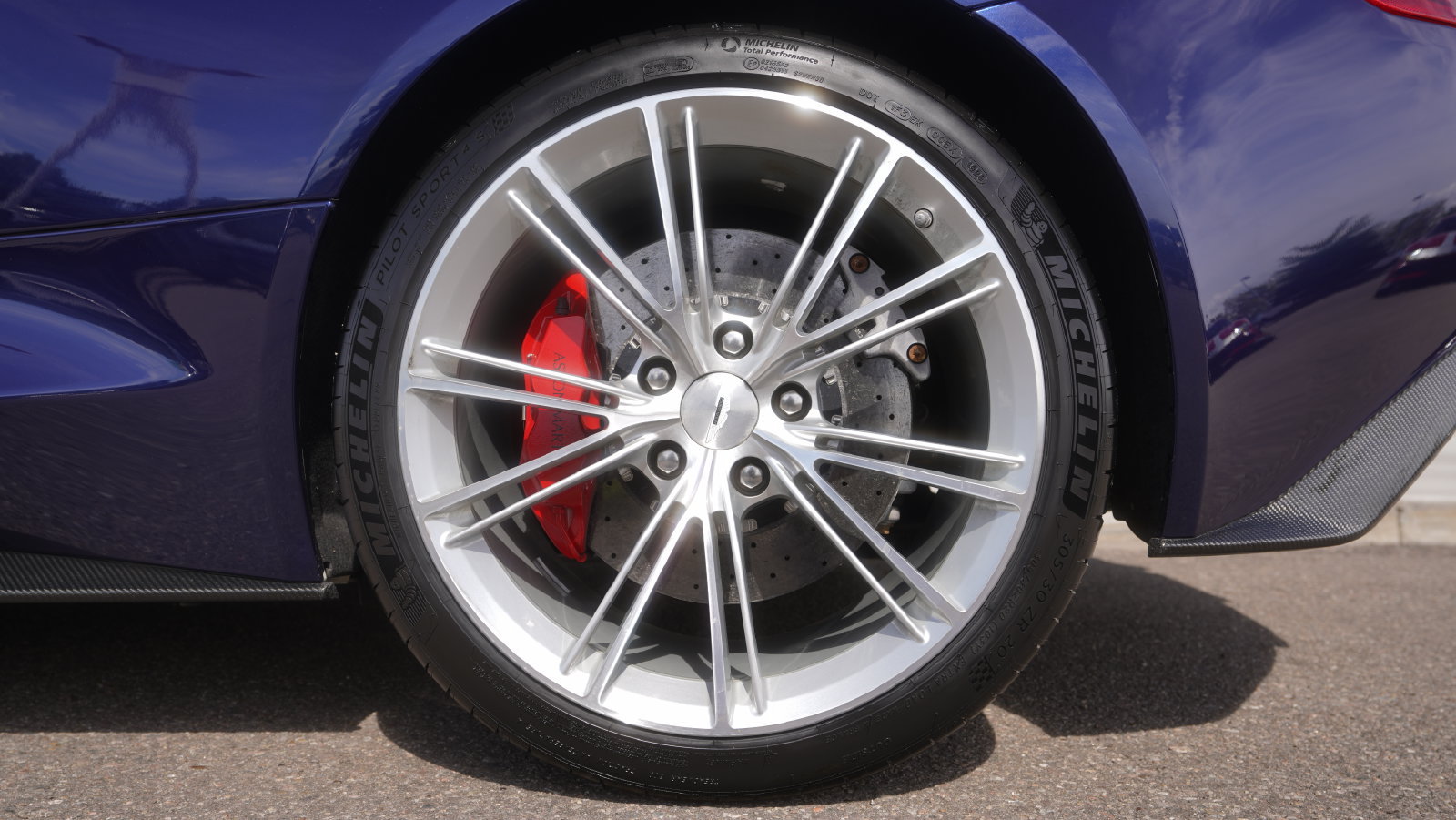 Used 2015 Aston Martin Vanquish Coupe RWD image 7