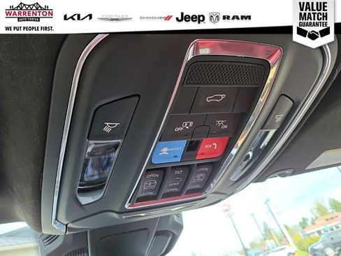 Used 2024 Jeep Wagoneer Launch Edition AWD/4WD image 15