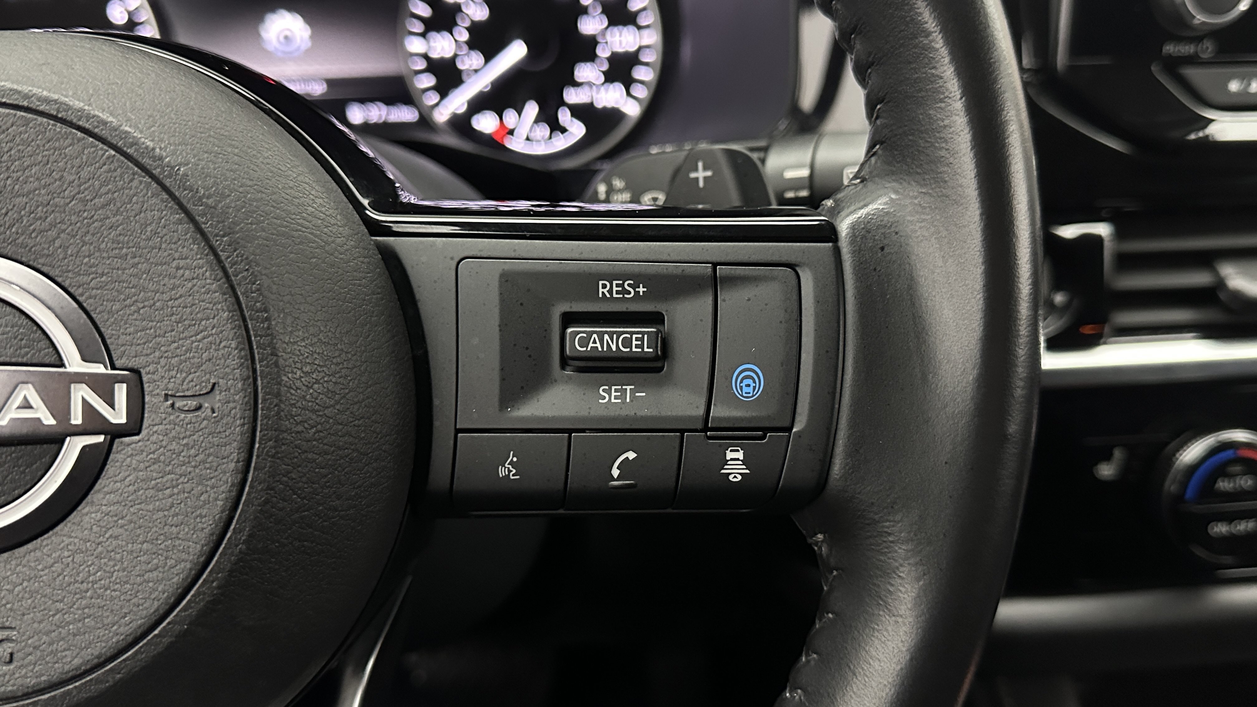 Used 2023 Nissan Pathfinder SV FWD image 22
