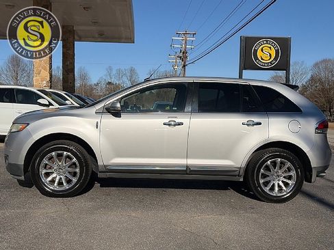 Used 2013 Lincoln MKX AWD image 3