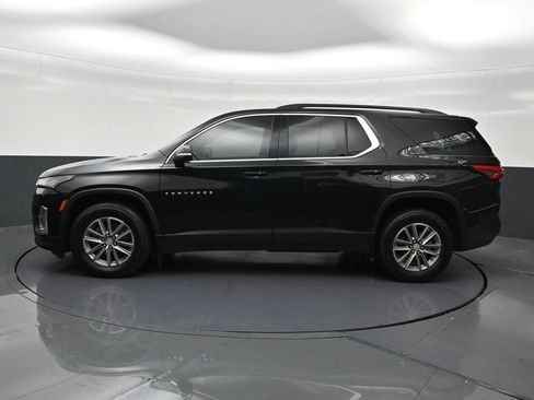 Used 2024 Chevrolet Traverse LT FWD image 2